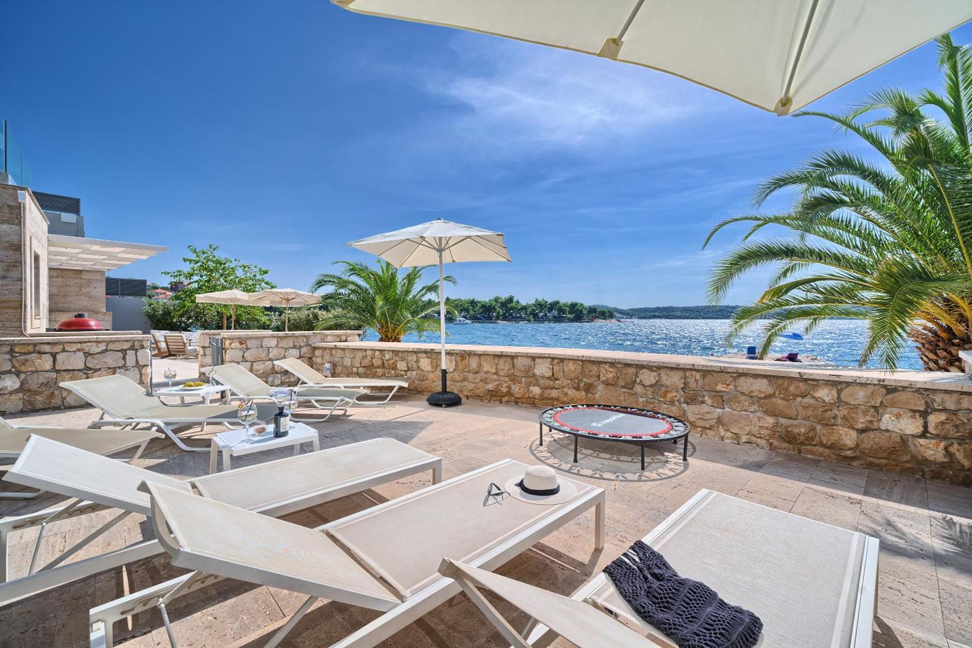 Livingstone Beach House Traù Esterno foto